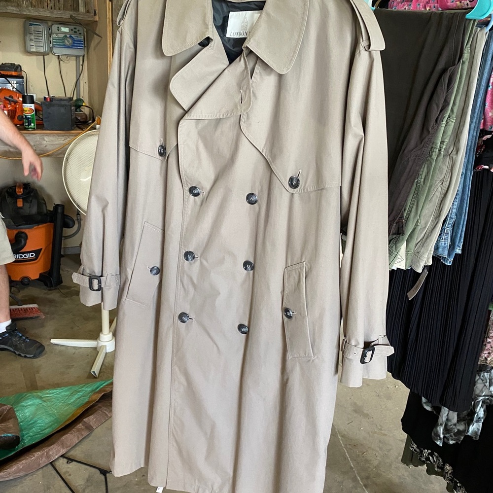 Men’s London Fog Dress Coat Beige size XXL like new